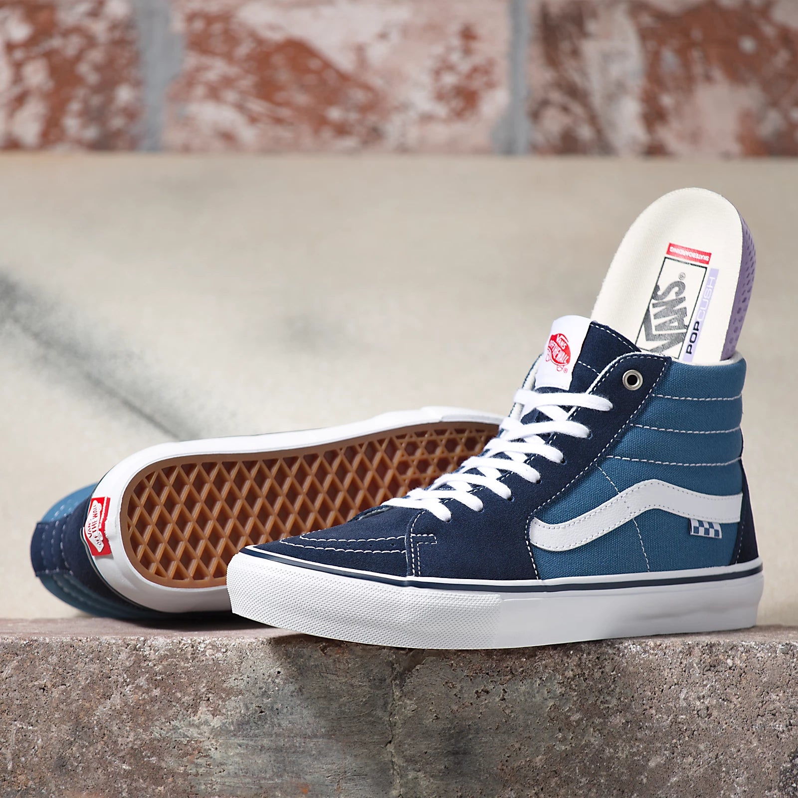 VANS SKATE SK8 HI NAVY WHITE Urban Feet and Skate